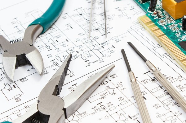 Quels sont les critères pour choisir un moniteur avec une haute précision colorimétrique?